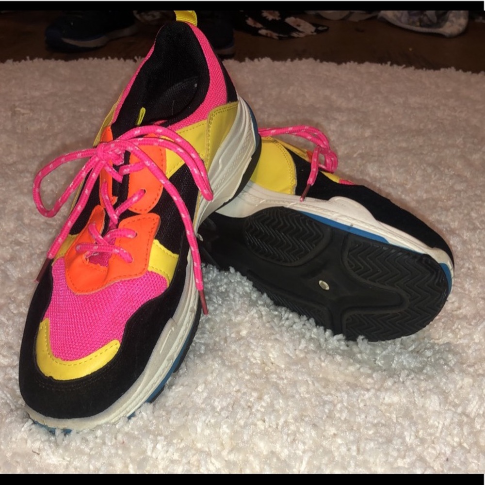 3/$15 Yoki Multicolor Women’s Sneakers Sz 41